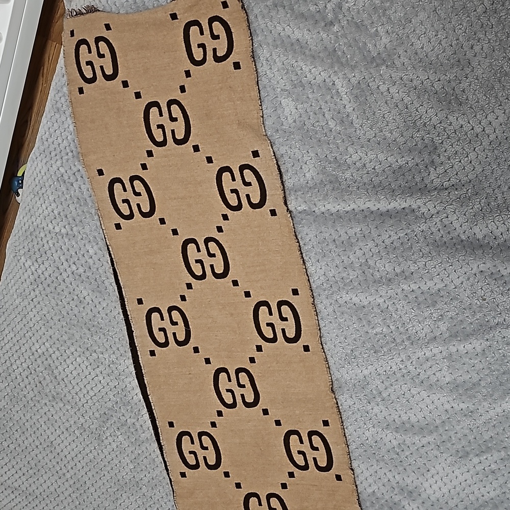 🔥Authentic Gucci Scarf